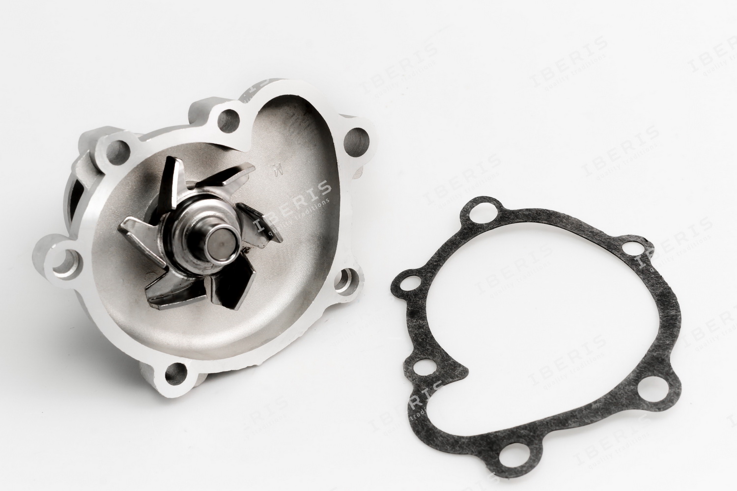 IBERIS - Насос водянойtoyota corona, hiace, hilux