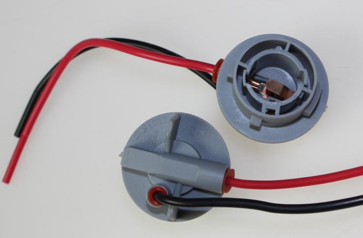 NORD YADA - Патрон под лампу p21w (1156 одноконт.) с проводами, пластик