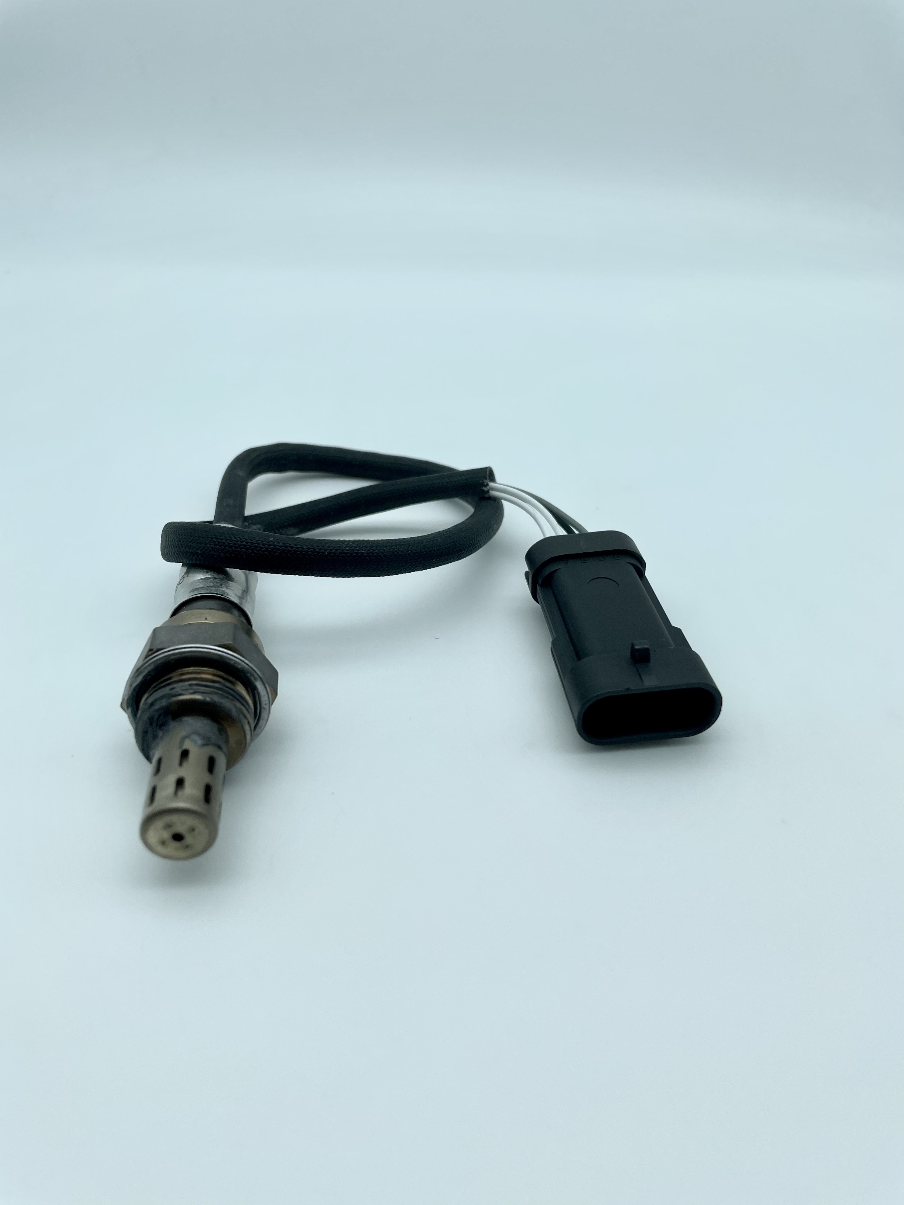 MAGTECHNIC - Датчик кислородный  RENAULT Clio II-III, Espace III-IV, Kangoo, Laguna I-II, Megane-II, Modus, Scenic-II, Trafic II
