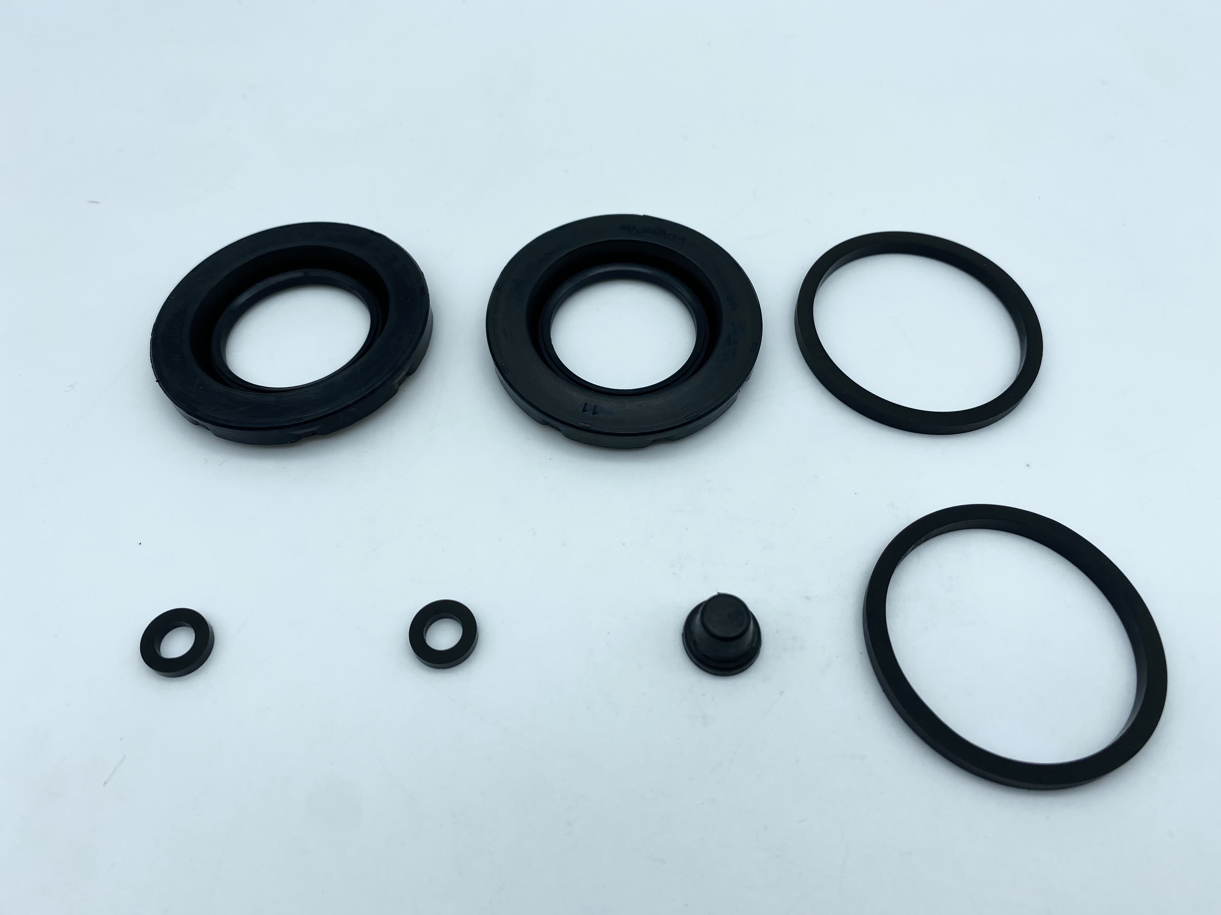 MAGTECHNIC - Ремкомплект тормозного суппорта Opel OMEGA A (V87) 1986 - 1994, Saab 9-5 (YS3E) 1997 - 2009,