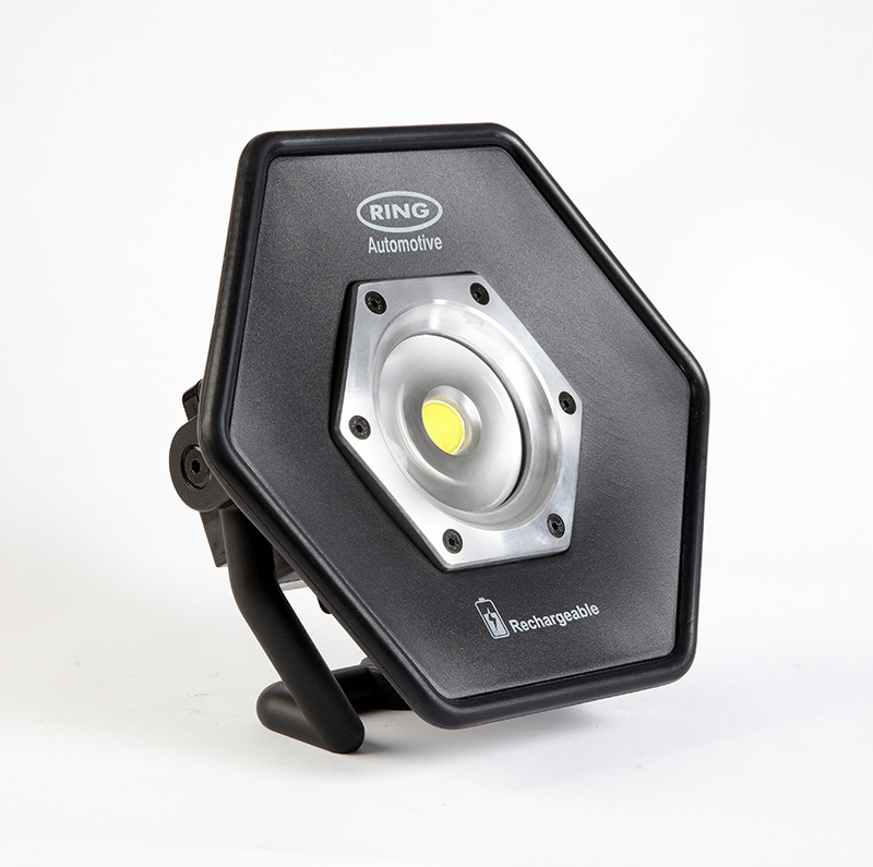 Ring Automotive - Портативный, переносной ударопрочный напольный фонарь из закаленного стекла и алюминия с резиновым напылением