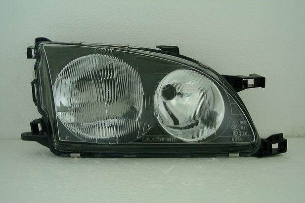 TYC - Фара правая TOYOTA AVENSIS 1997-2000  ELECTRIC WO MOTOR